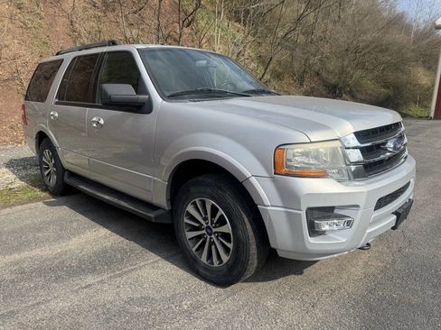 Used 2016 Ford Expedition XLT w/ Equipment Group 201A image 3