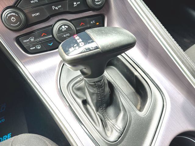 Used 2018 Dodge Challenger R/T w/ Driver Convenience Group RWD image 16