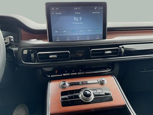 Used 2024 Lincoln Aviator Reserve w/ Elements Package Plus image 14