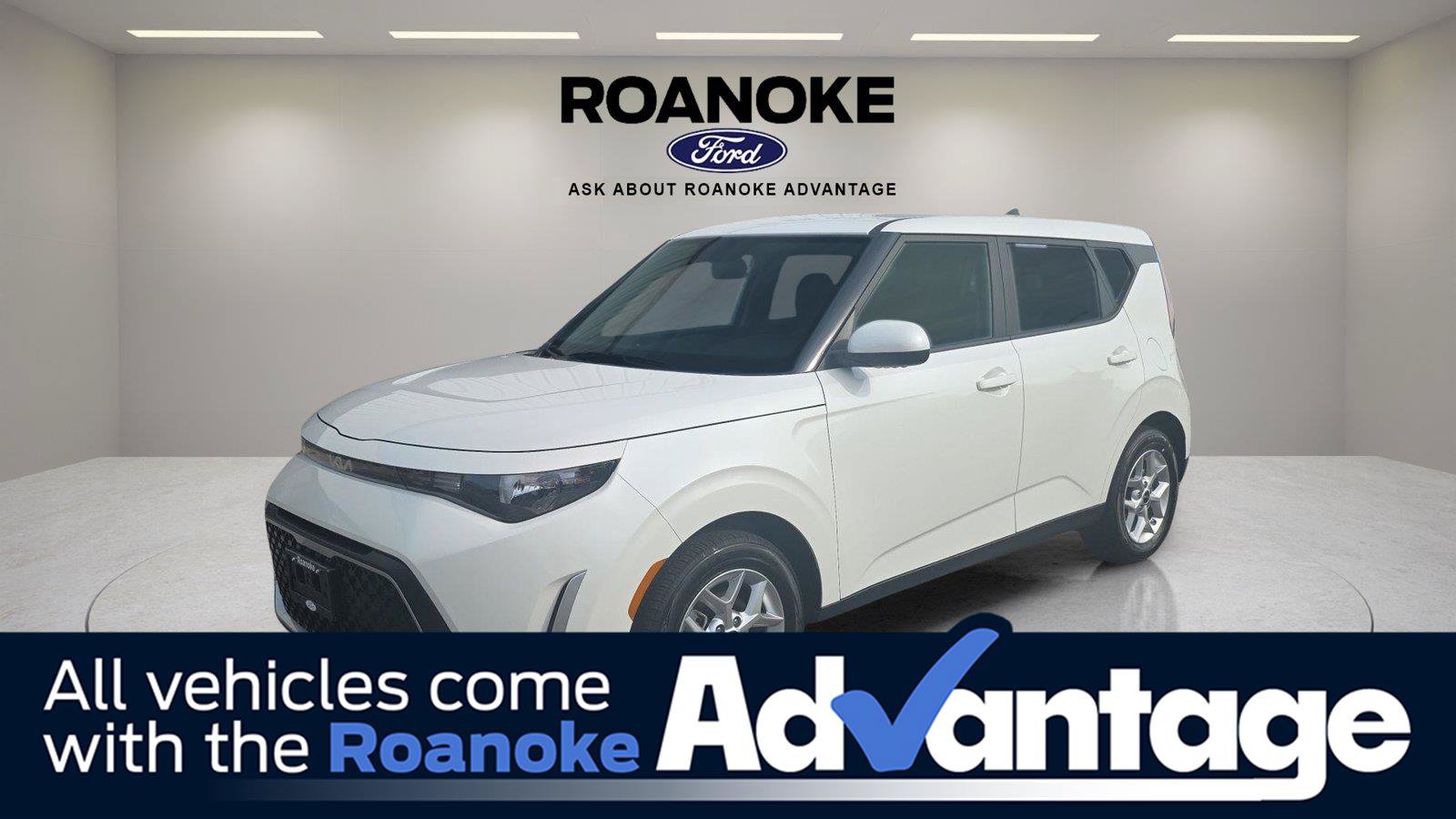 Used 2025 Kia Soul LX FWD image 1