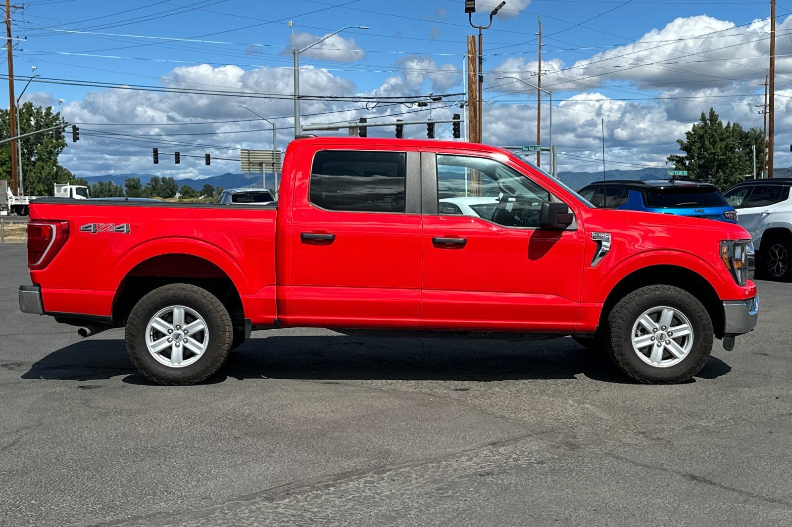 Used 2023 Ford F150 XLT AWD/4WD image 3