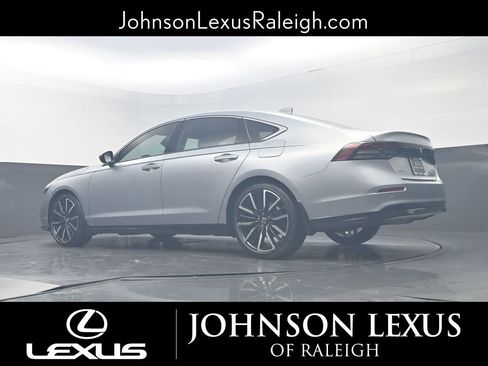 Used 2023 Honda Accord Touring image 18