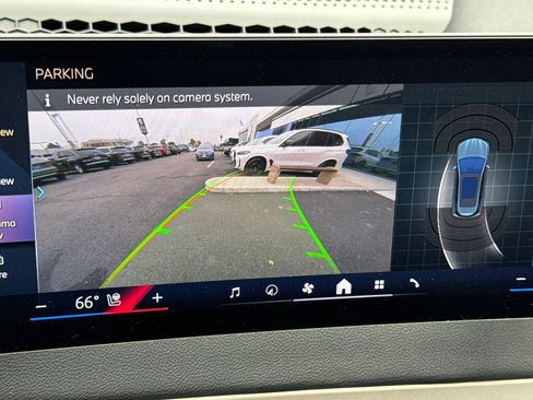 Used 2025 BMW iX xDrive50 image 26