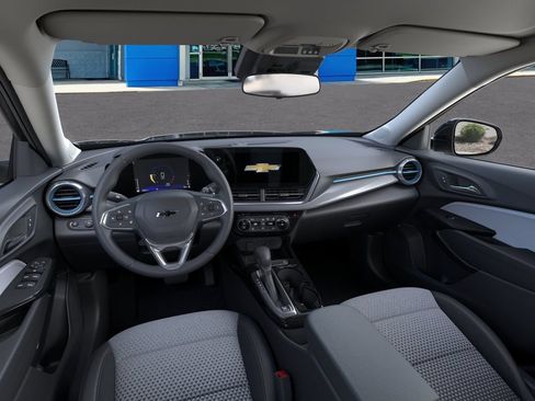 New 2026 Chevrolet Trax LT w/ Driver Confidence Package FWD image 36