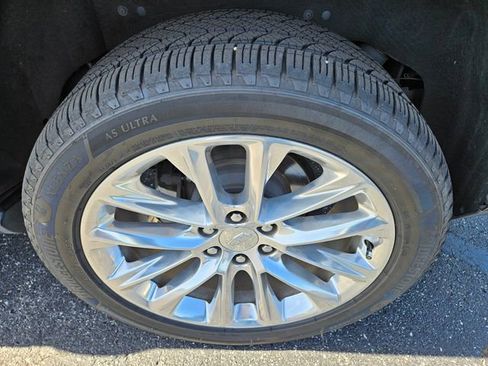 Used 2020 Cadillac Escalade Premium Luxury AWD/4WD image 14