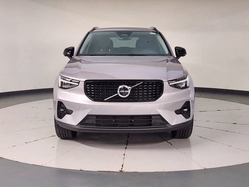 Certified 2026 Volvo XC40 B5 Plus AWD/4WD image 9