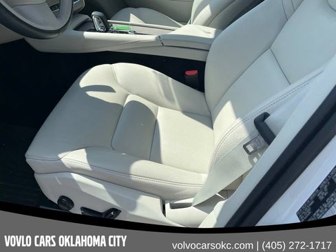 Certified 2024 Volvo XC90 B5 Plus w/ Protection Package Premier AWD/4WD image 10
