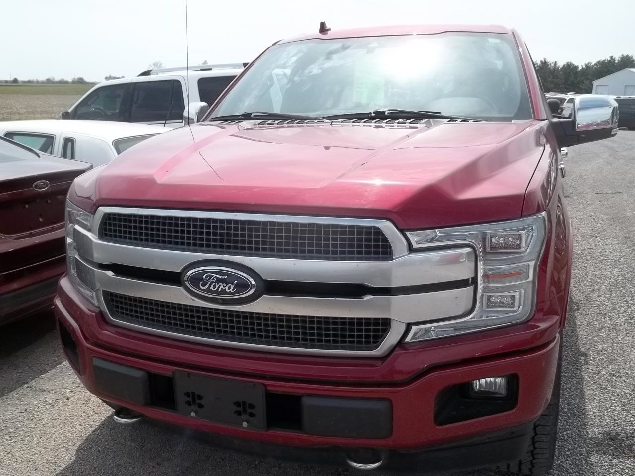 Used 2018 Ford F150 Platinum w/ Equipment Group 701A Luxury AWD/4WD image 2