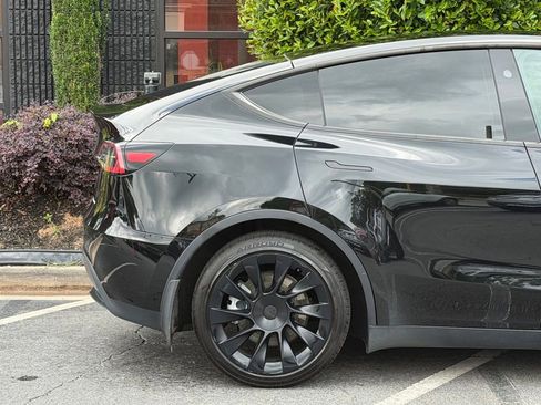 Used 2024 Tesla Model Y Long Range AWD/4WD image 21