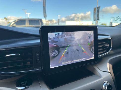 Used 2023 Ford Explorer XLT w/ Equipment Group 202A image 10