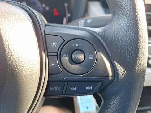 Used 2026 Toyota Corolla Cross L FWD image 19