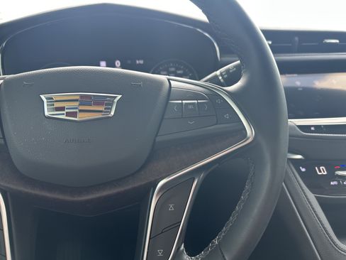 Used 2025 Cadillac XT5 Premium Luxury w/ Technology Package FWD image 19
