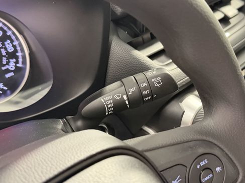 Used 2019 Toyota RAV4 XLE w/ Convenience Package FWD image 18
