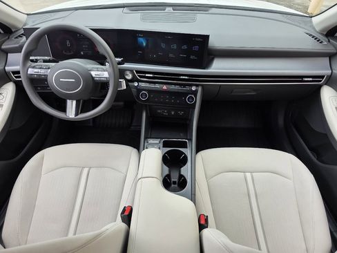 Used 2025 Hyundai Sonata SEL FWD image 9