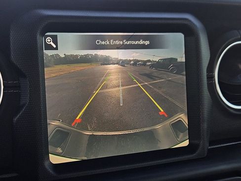 Used 2020 Jeep Gladiator Overland image 21