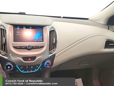 Used 2017 Chevrolet Cruze Premier w/ Enhanced Convenience Package image 16