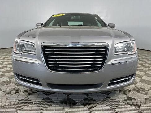 Used 2014 Chrysler 300 RWD image 2