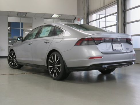 Used 2023 Honda Accord Touring image 14