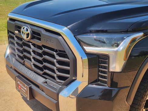 Used 2022 Toyota Tundra SR5 w/ TRD Off-Road Package AWD/4WD image 10