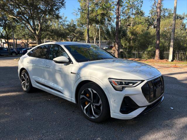 Used 2022 Audi e-tron Premium Plus w/ Premium Plus Package AWD/4WD image 8