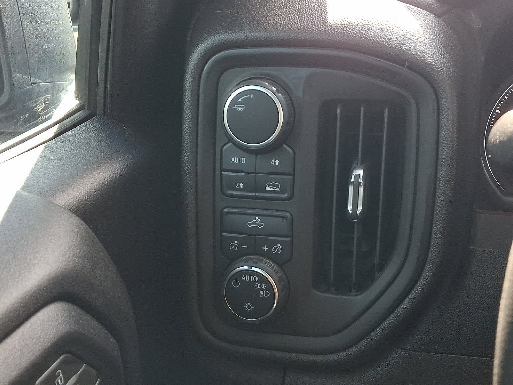 Certified 2022 Chevrolet Silverado 1500 Custom AWD/4WD image 22