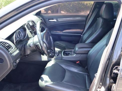 Used 2019 Chrysler 300 Touring w/ Sport Appearance Package RWD image 12