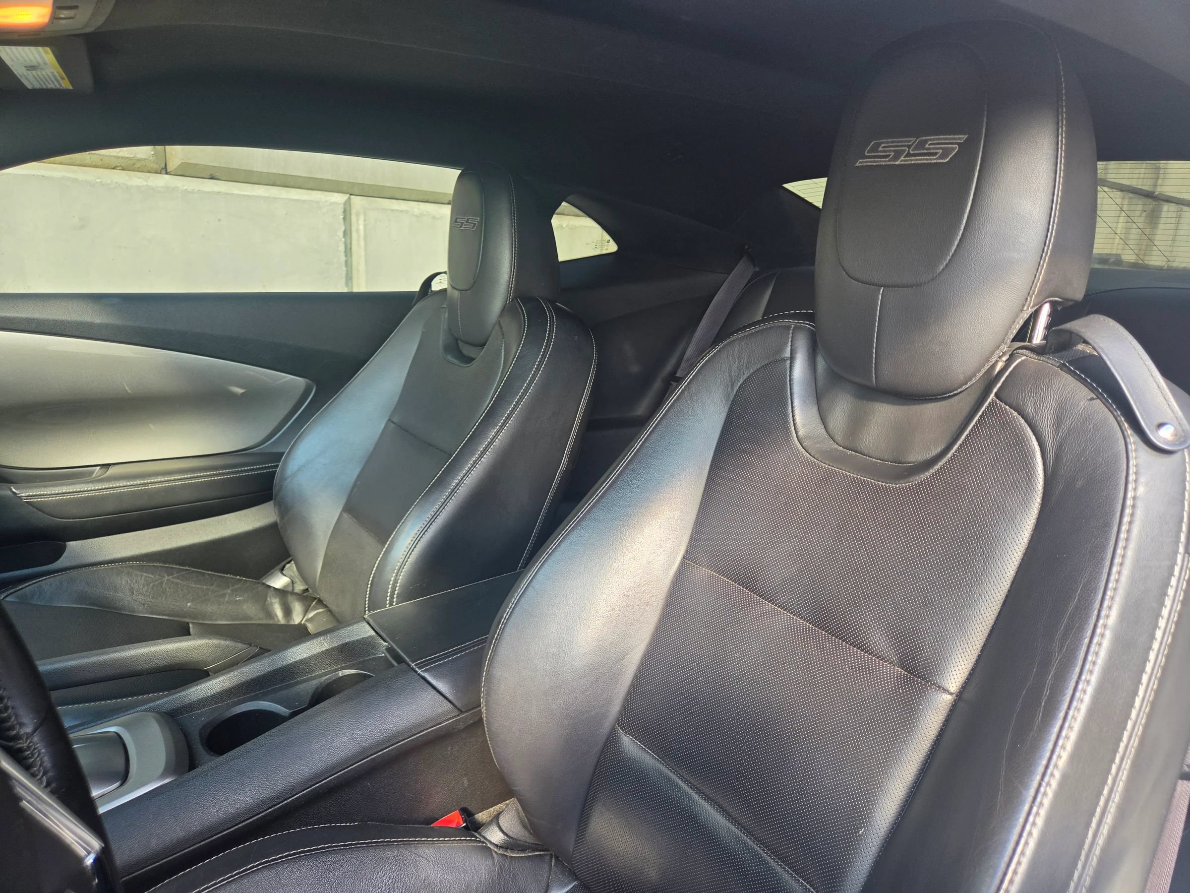 Used 2014 Chevrolet Camaro SS w/ RS Package RWD image 2