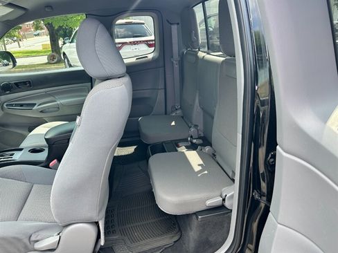 Used 2015 Toyota Tacoma 4x4 Access Cab V6 image 10