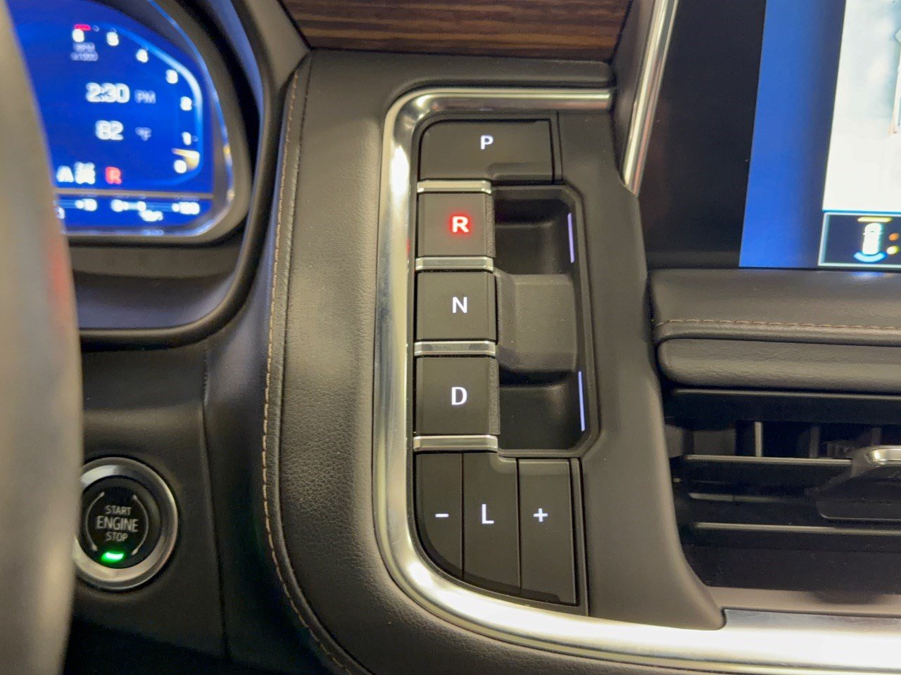 Used 2023 Chevrolet Tahoe High Country AWD/4WD image 21