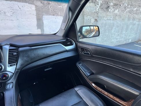 Used 2019 Chevrolet Suburban LT image 30