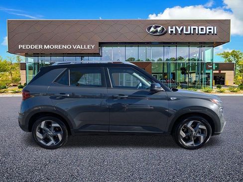 Certified 2025 Hyundai Venue Limited FWD image 2