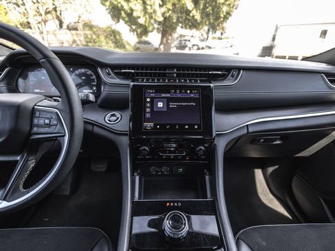 Used 2024 Jeep Grand Cherokee L Laredo AWD/4WD image 25