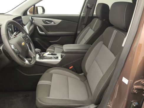 Used 2024 Chevrolet Blazer LT w/ Convenience Package FWD image 17