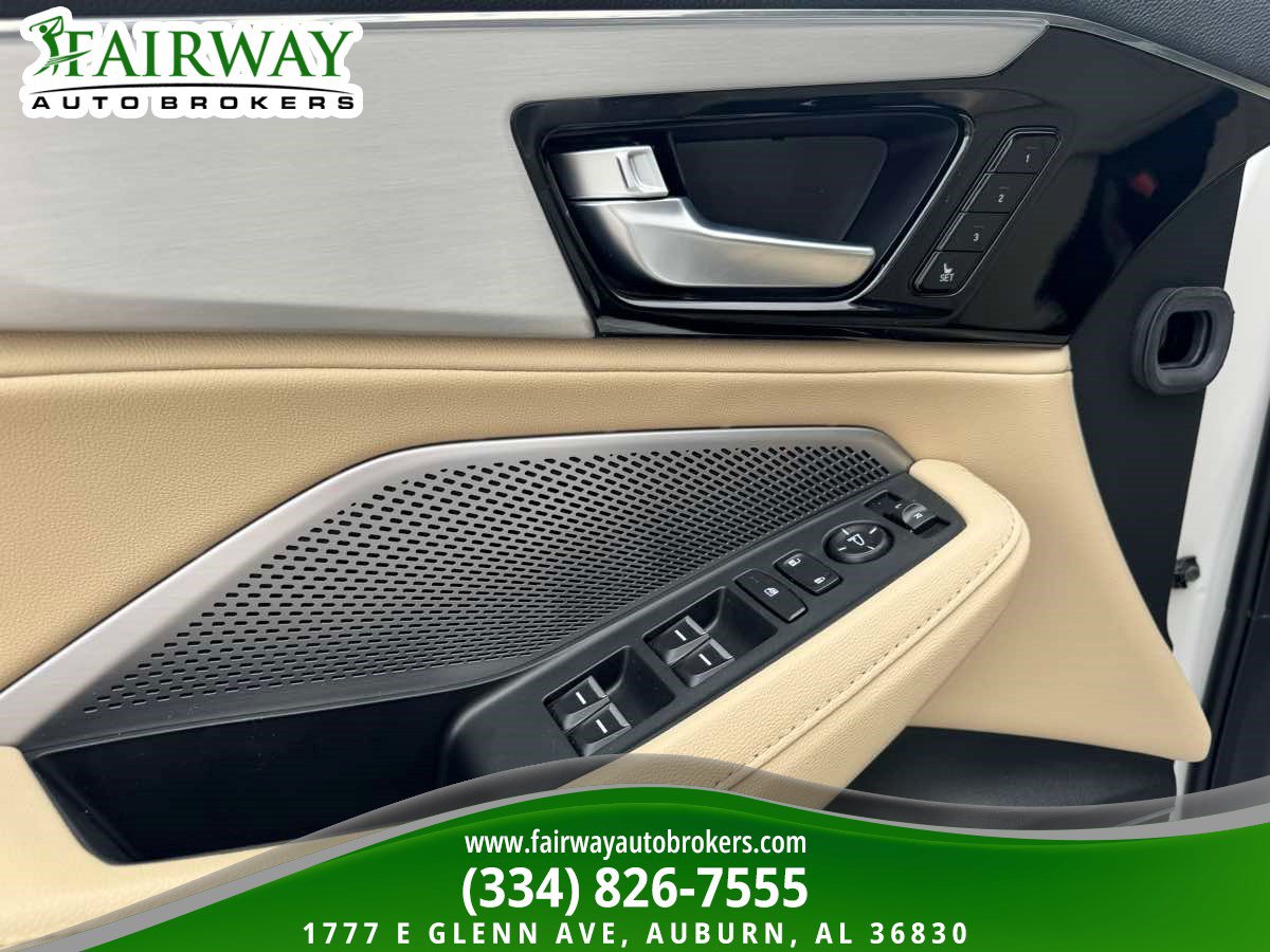 Used 2025 Acura MDX FWD image 16