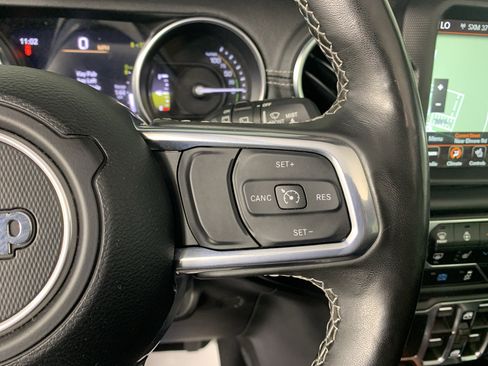 Used 2023 Jeep Wrangler Unlimited Sahara w/ Cold Weather Group AWD/4WD image 19