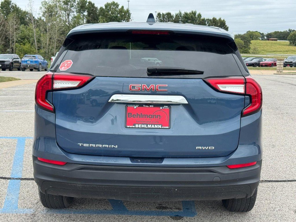 Used 2024 GMC Terrain SLE AWD/4WD image 5