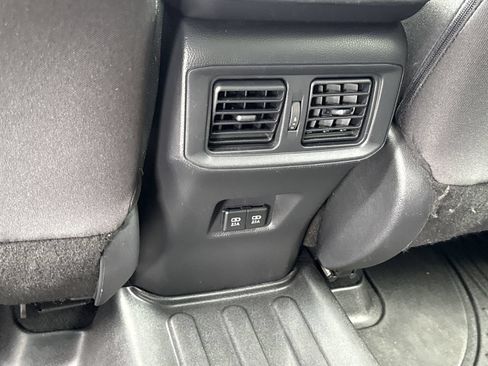 Used 2021 Toyota RAV4 XLE FWD image 11