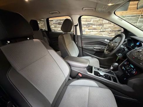 Used 2017 Ford Escape SE image 14