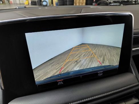 Used 2024 GMC Yukon SLE AWD/4WD image 18