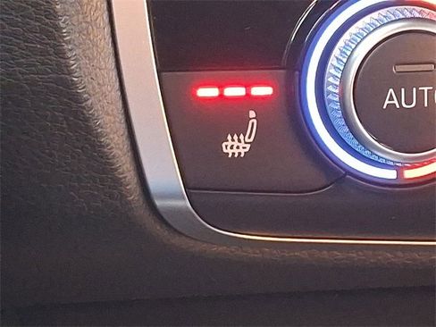 Used 2025 Audi Q3 2.0T Premium image 23