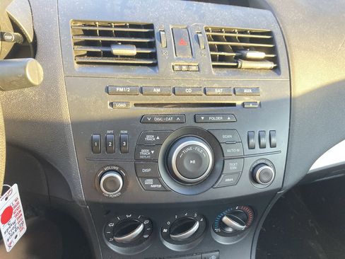 Used 2013 MAZDA MAZDA3 i Sport image 10