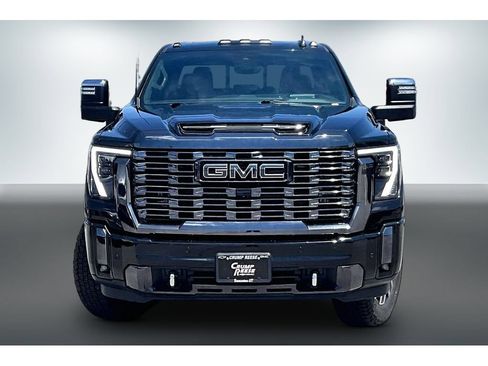 Used 2024 GMC Sierra 3500 Denali Ultimate AWD/4WD image 2