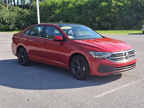 Used 2022 Volkswagen Jetta SE FWD image 3