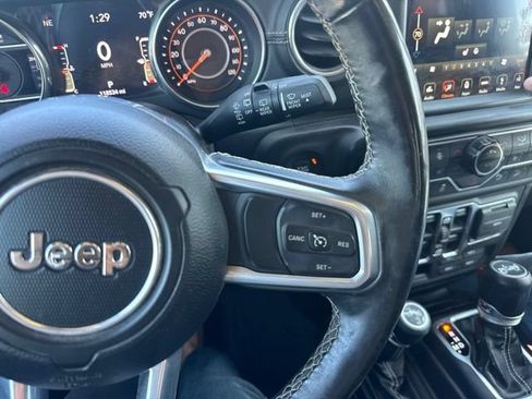 Used 2019 Jeep Wrangler Unlimited Sahara w/ Quick Order Package 24M Moab AWD/4WD image 10