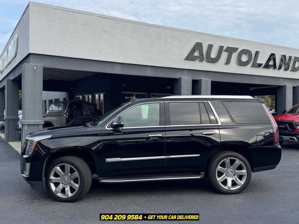 Used 2020 Cadillac Escalade Luxury AWD/4WD image 3