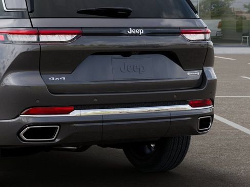 New 2025 Jeep Grand Cherokee Overland w/ Adv Protech Group III AWD/4WD image 14