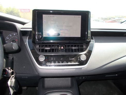 Used 2024 Toyota Corolla LE FWD image 15