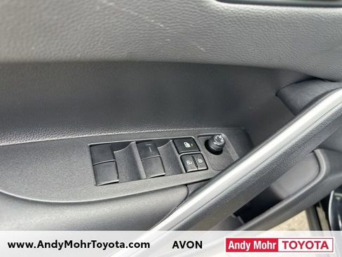 Used 2023 Toyota Corolla Cross XLE w/ Convenience Package image 11