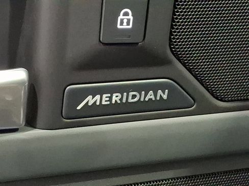Certified 2025 Land Rover Defender 110 S AWD/4WD image 25