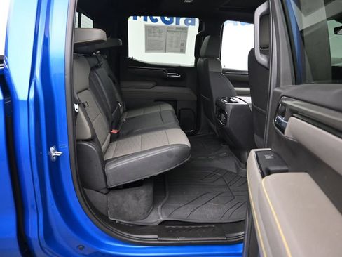 Used 2023 Chevrolet Silverado 1500 ZR2 w/ Technology Package AWD/4WD image 10